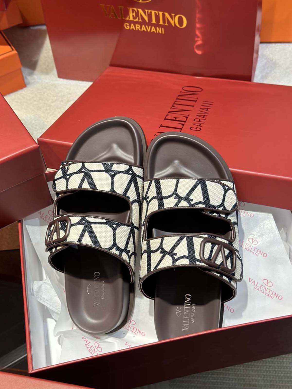 Valentino Unsex Slippers Sandals Shoes 