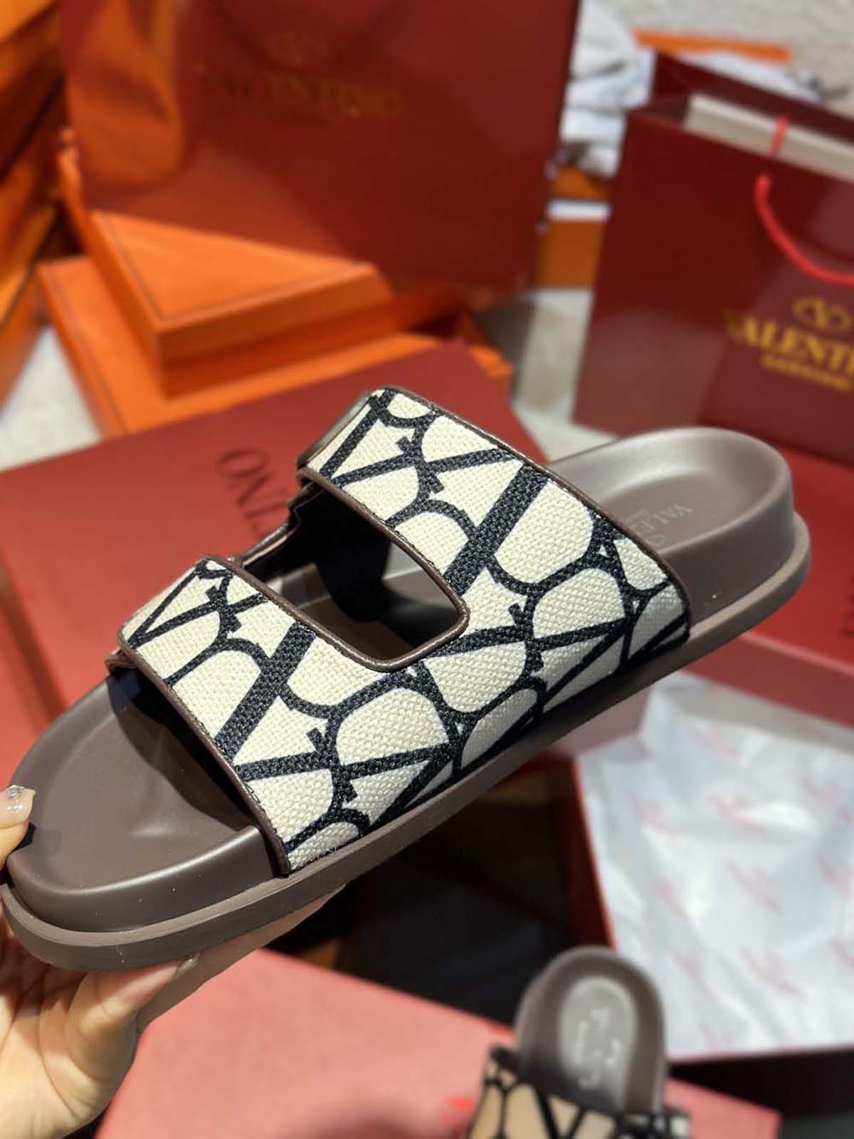 Valentino Unsex Slippers Sandals Shoes 