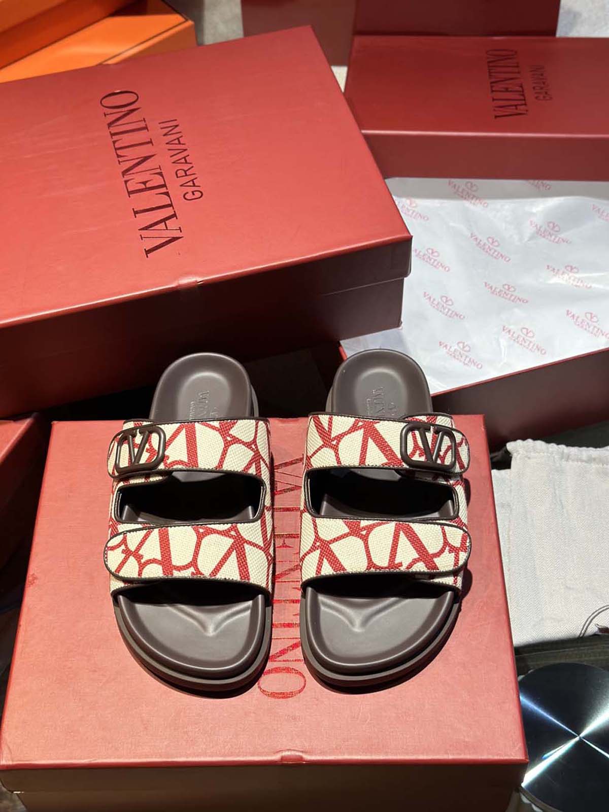 Valentino Unsex Slippers Sandals Shoes 