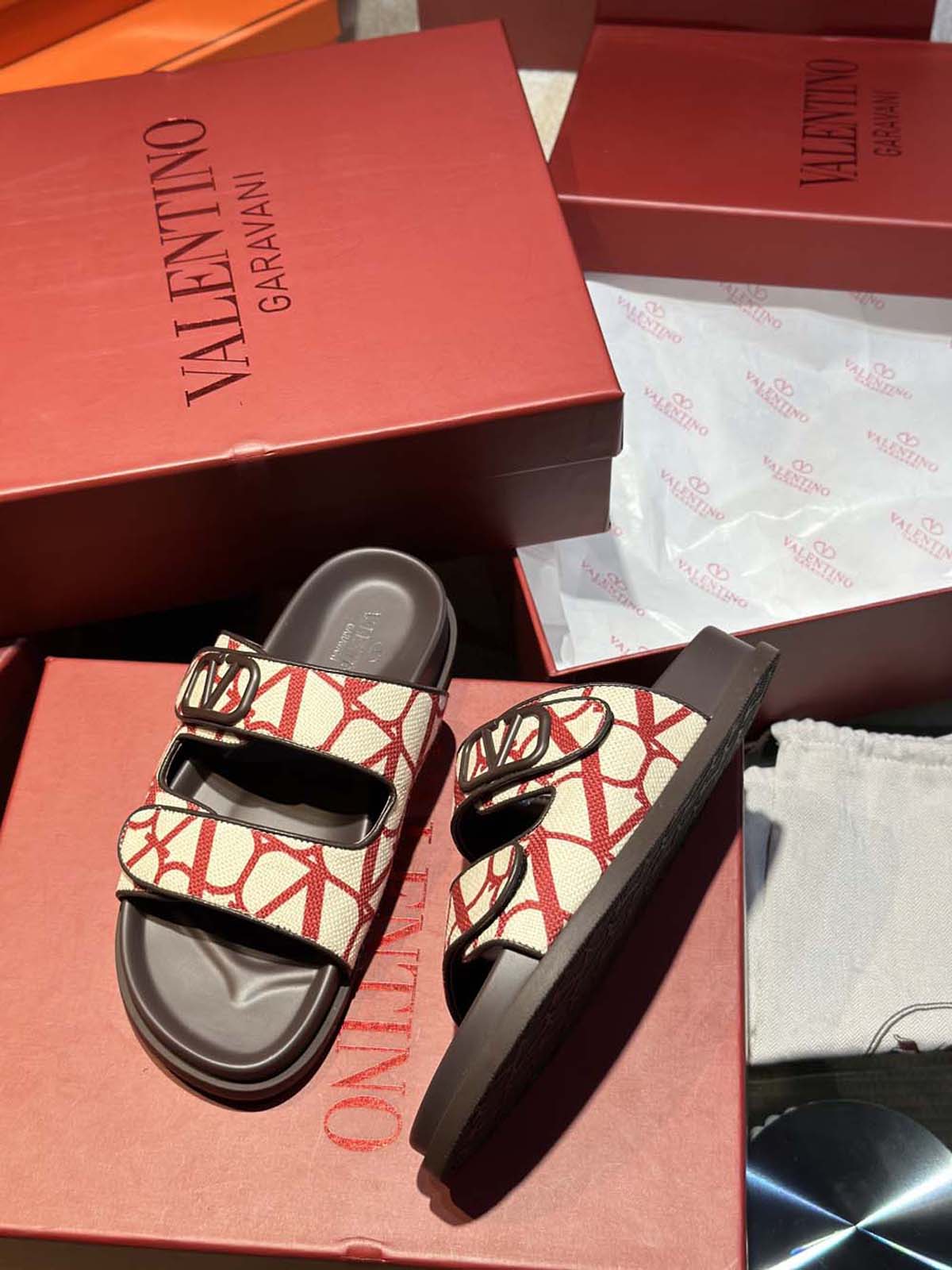 Valentino Unsex Slippers Sandals Shoes 