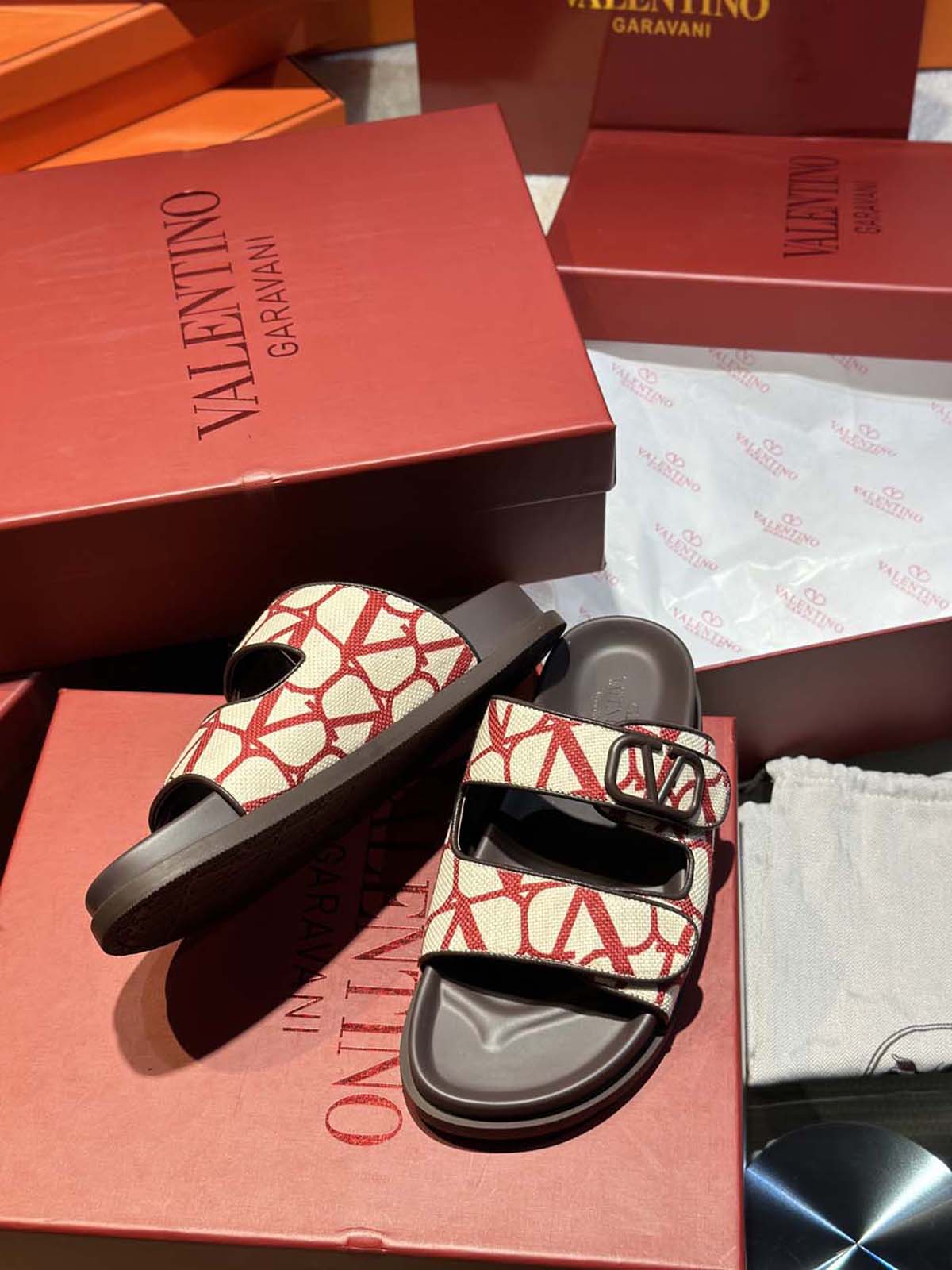 Valentino Unsex Slippers Sandals Shoes 