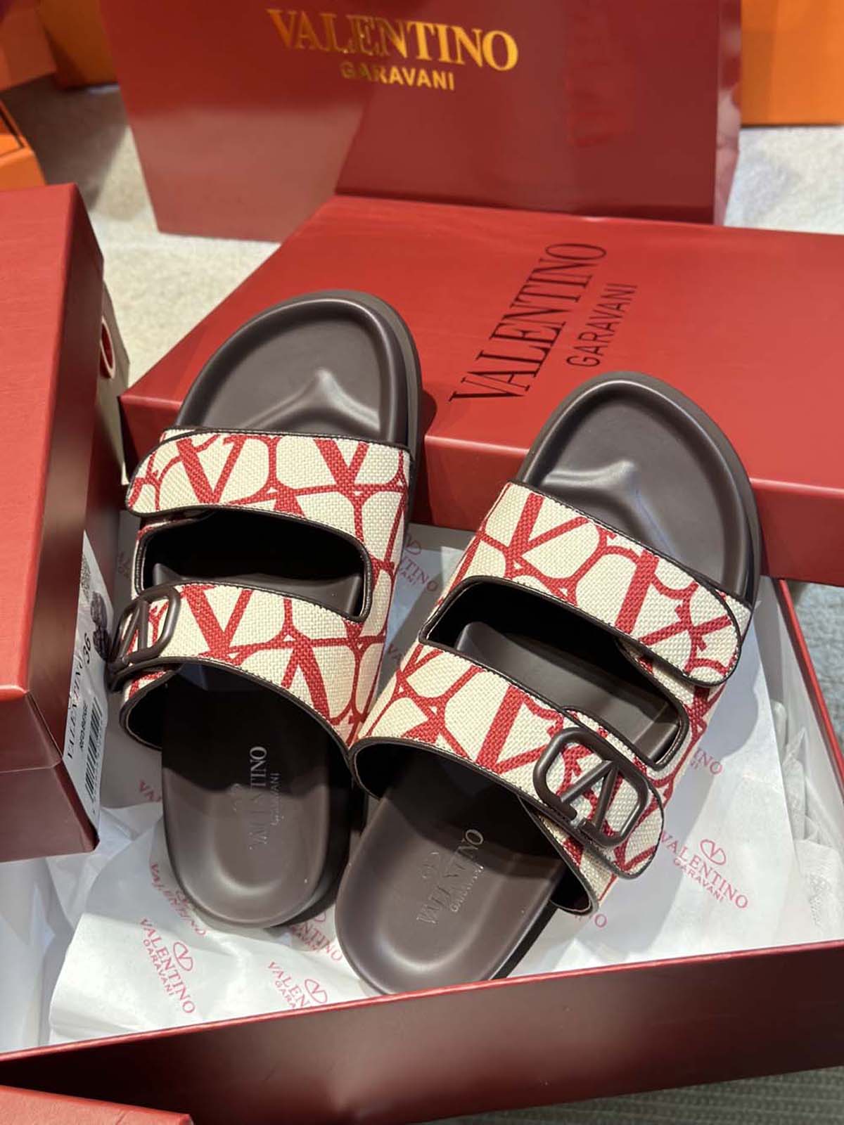 Valentino Unsex Slippers Sandals Shoes 