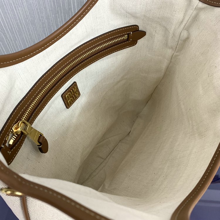 Miu Miu  Women's IVY Denim Tote Shoulder Bag Leather letter logo adds a unique classic style in White