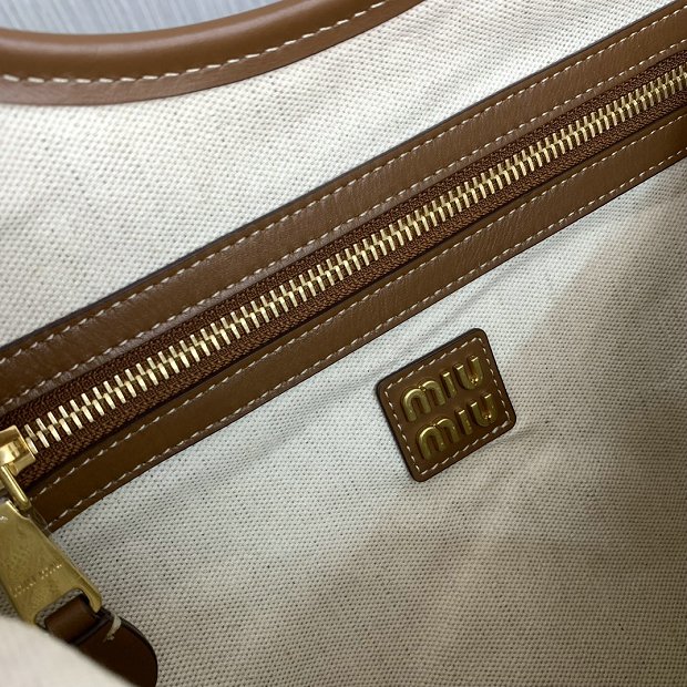 Miu Miu  Women's IVY Denim Tote Shoulder Bag Leather letter logo adds a unique classic style in White