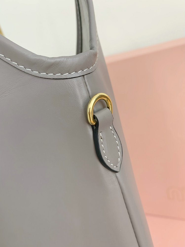 Miu Miu  Women's IVY  Tote Shoulder Bag Leather letter logo adds a unique classic style in Grey